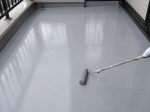 ベランダトップコート塗布様子